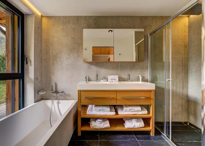 Chalet Black Pearl